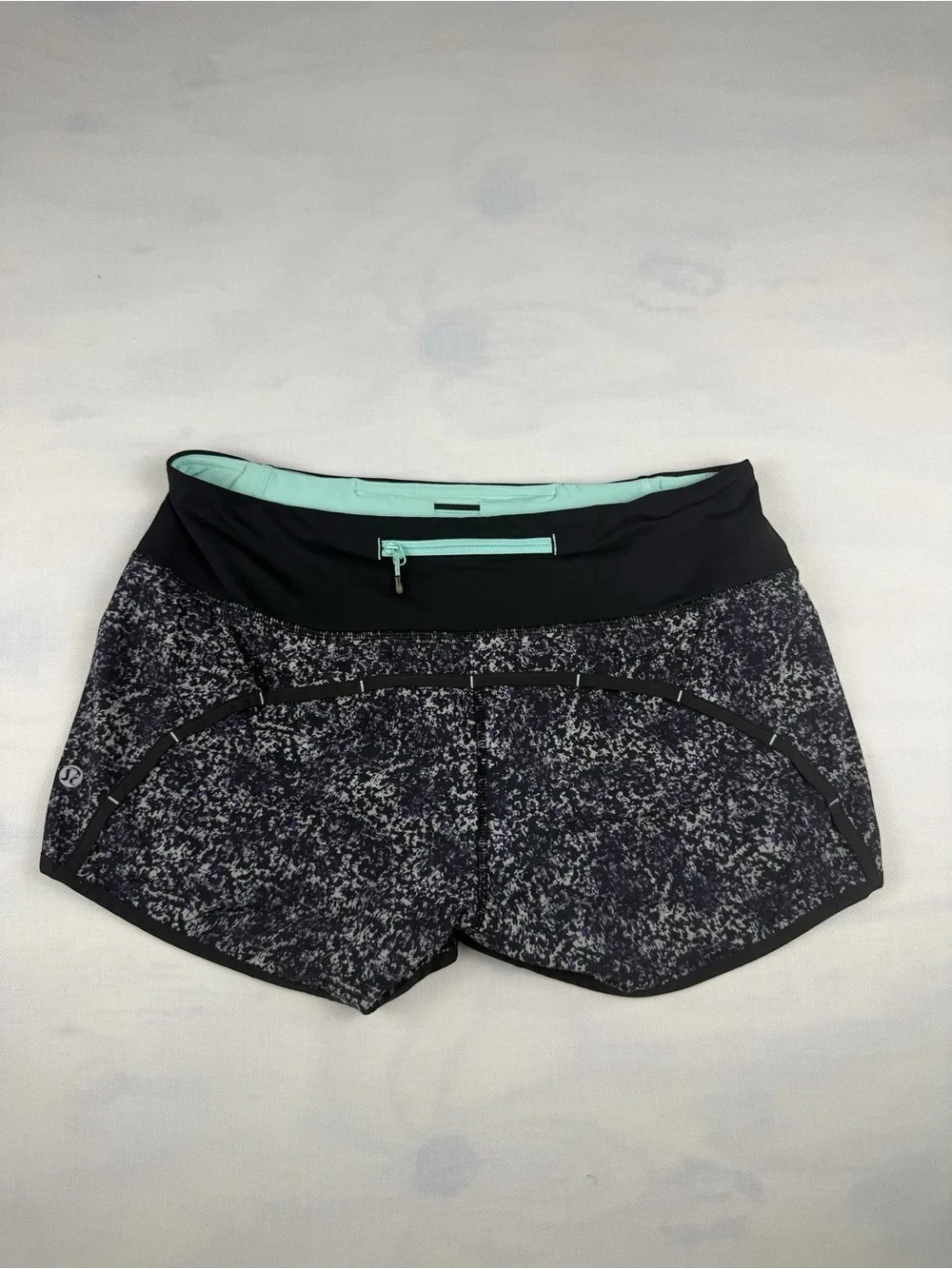 🌟 Lululemon Speed Shorts - Retired Print - Rocky Road Sand Dune Print - Size 6 🖤
